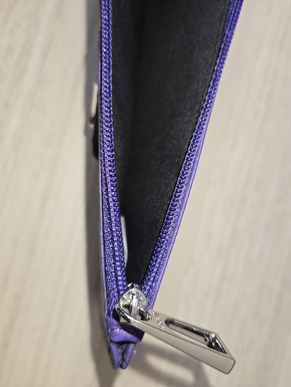 Lodis RFID Purple Leather Slim Wallet Card Holder Zip Pocket New - Picture 6 of 12